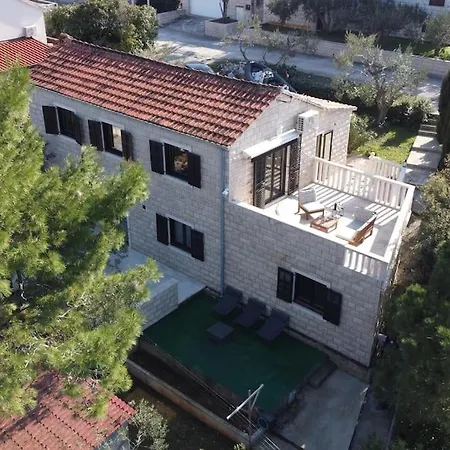 L.l * ספליטסקה